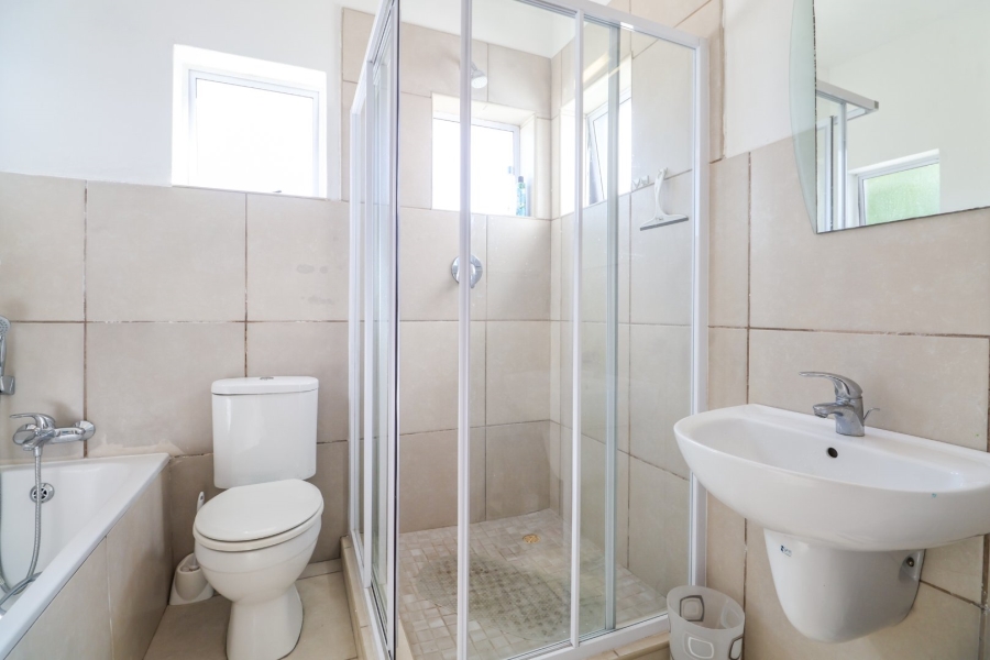 4 Bedroom Property for Sale in Reebok Western Cape